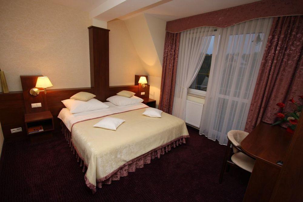 Hotel Na Polboru Шерадз Екстериор снимка