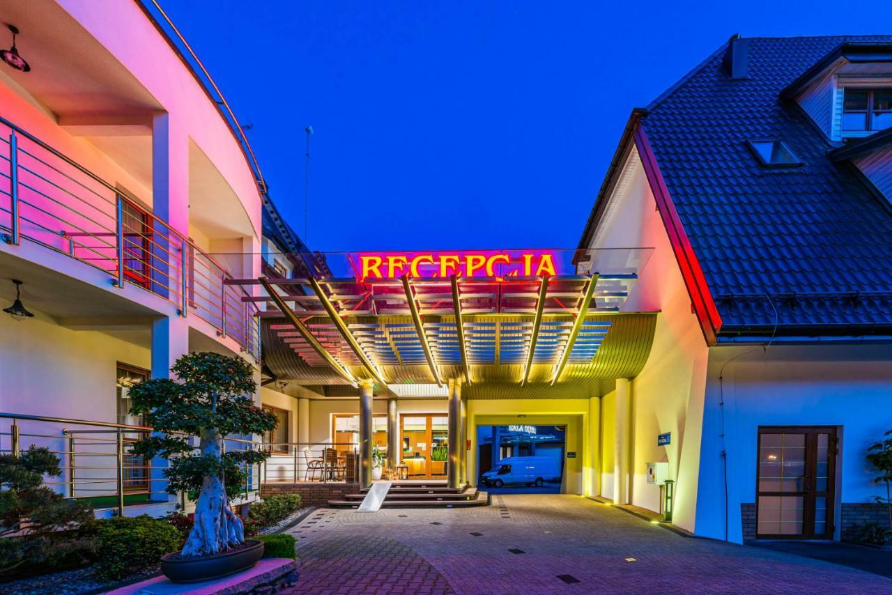Hotel Na Polboru Шерадз Екстериор снимка
